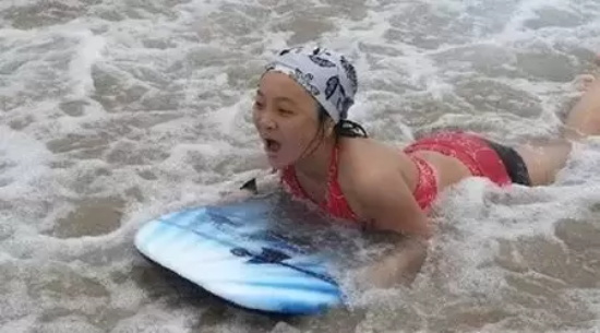 林妙可泳装照怎么回事（林妙可泳装照显胸部引起热议）