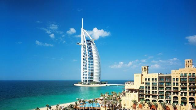 全球最年轻的国家，64岁以上老人只占1%，拿石油当水用！