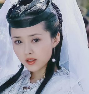 ​颜丹晨个人资料简历：她是湖南走出的著名女星，44岁高龄生子，如今幸福美满