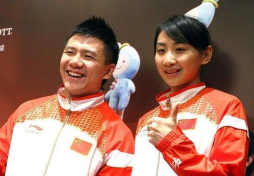 陈一冰三连回应“劈腿”传闻 何雯娜疑似回应：高级妄想症