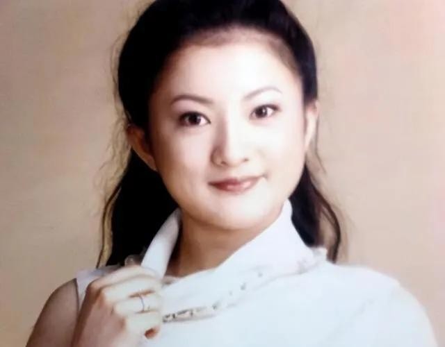 金铭的老公是谁(演员金铭北大毕业为何42岁仍单身)