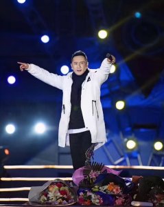 ​他是东方斯卡拉老板，孙红雷小沈阳的挚友，被称为演艺界全能高手