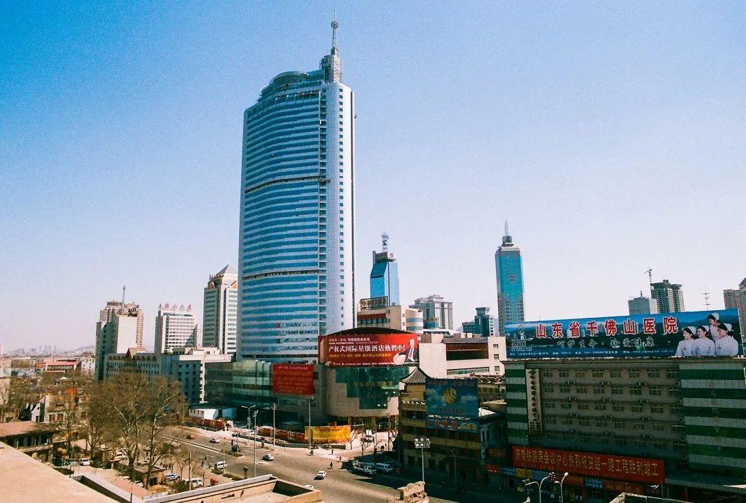 济南最高的楼叫什么(盘点济南历届最高的楼)