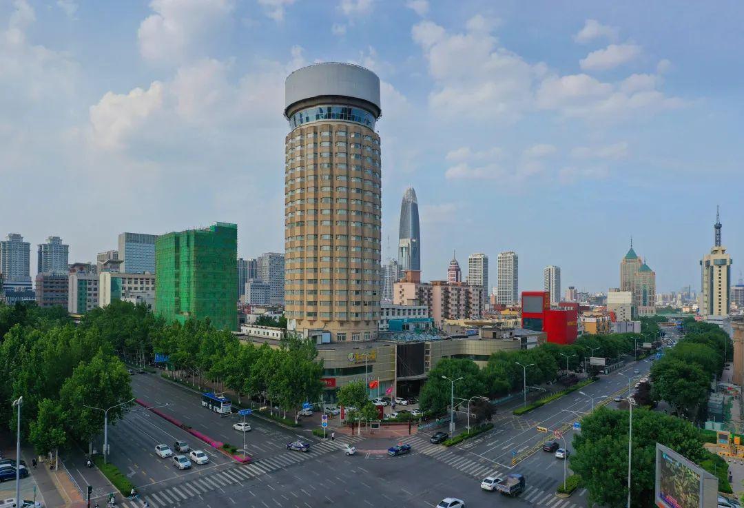 济南最高的楼叫什么(盘点济南历届最高的楼)