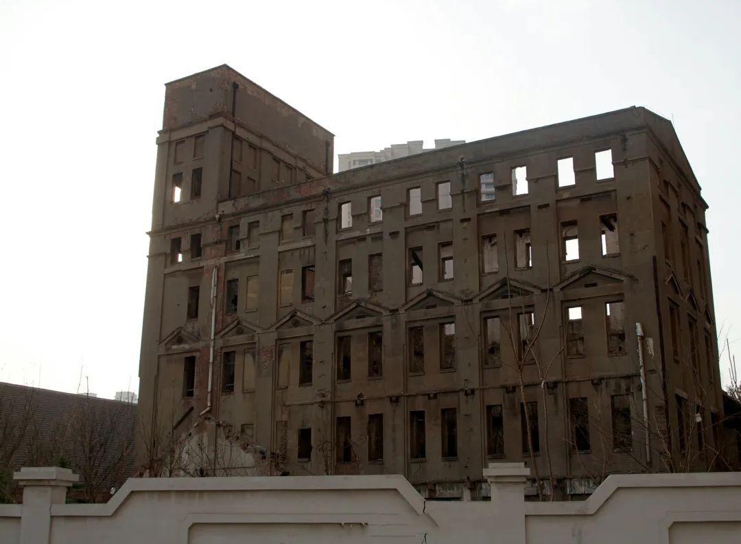 济南最高的楼叫什么(盘点济南历届最高的楼)