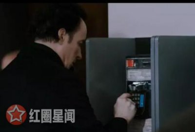 ​致命电话情节是男主幻想出来的吗红衣人和儿子是真的吗