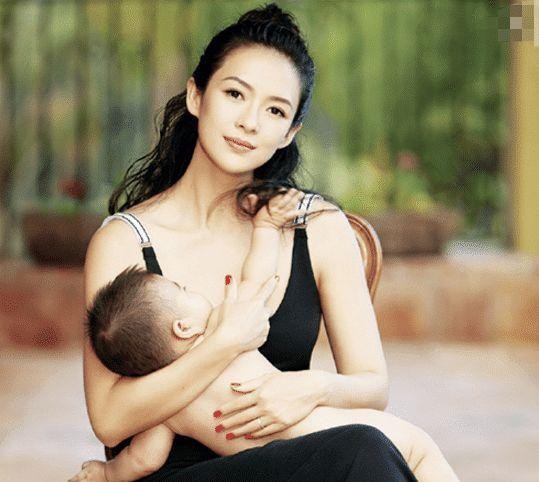 章子怡沙滩怎么回事（章子怡早期沙滩照爆光）