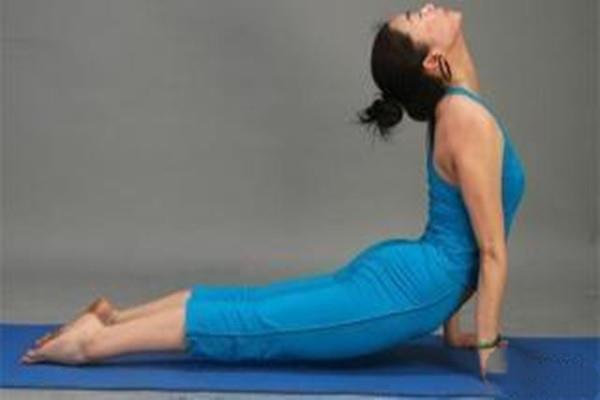 如何有效的伸展背部 伸展背部的好处