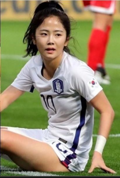 韩国女神级中场球员——李玟娥