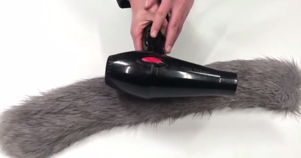 衣服上的毛领如何自己清洗,冬天大衣毛领怎么清洗图8