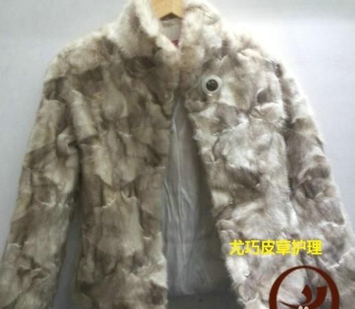 冬天大衣毛领怎么清洗