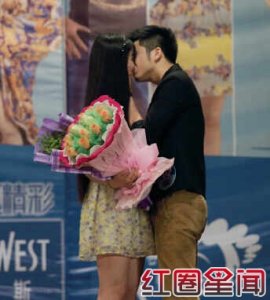 ​黄灿灿整容扒皮黄灿灿家庭背景