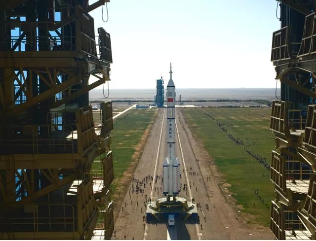 回顾神舟一号飞天（那些年我们追过的）(4)