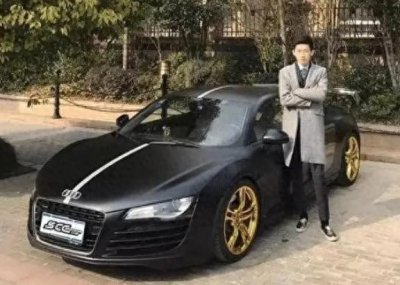 ​当年那个父母被抓，公司破产，女友也跑路的富二代丁伟，如今这样