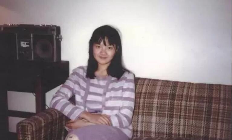 洪晃年轻时很美照片 洪晃现在为啥长得丑了