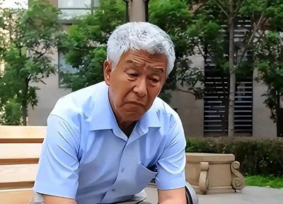 ​老戏骨张洪杰：3个儿女轮流领他的退休金，晚年和老伴住养老院