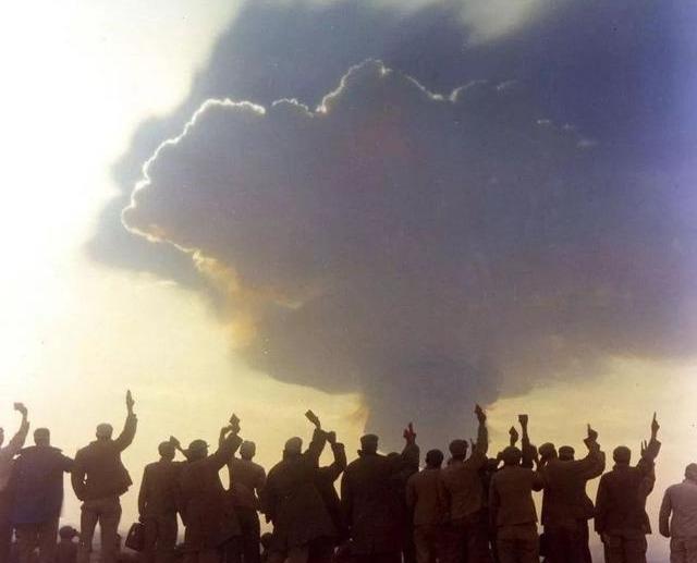 中国氢弹之父于敏，没有留学，隐姓埋名28年，不畏艰难研制出氢弹