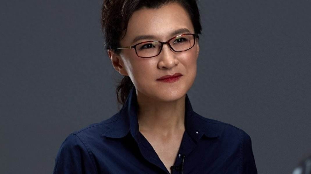 央视主持人：董倩