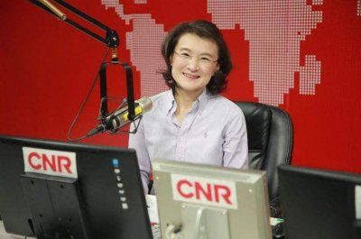 ​央视主持人：董倩