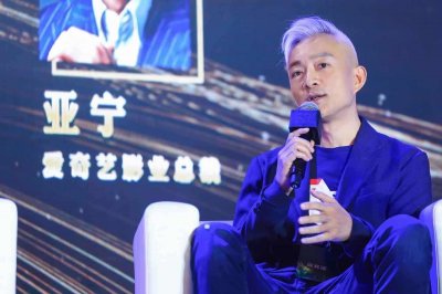 ​央视主持人亚宁：因相貌俊美被怀疑性取向，退居幕后身价500亿