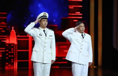 ​潜艇兵王王昌来：服役35年，6000多次险些丧命，今儿子成他的上司