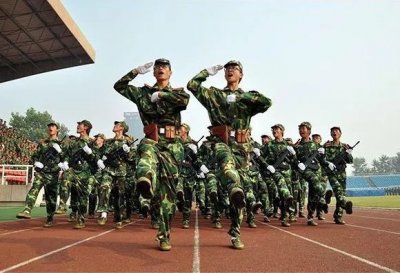 ​时事｜为什么大学生“必须”要军训？