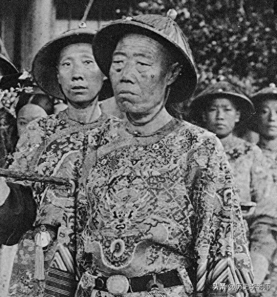老照片:晚清太监真实形象,李莲英面露阴险,图3是杀害珍妃凶手