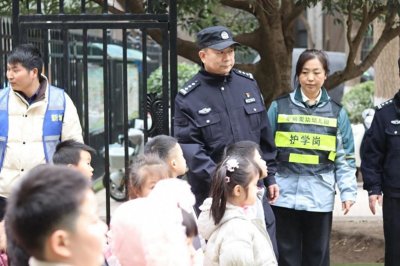 ​陕西省优秀社区民警许勇军书写“警社共治”大文章