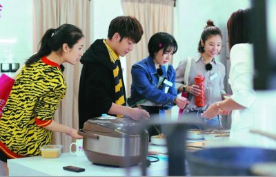 ​《亲爱的客栈》今晚回归荧屏 陈翔、阚清子再次登场