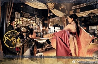 刘诗诗剧中 为彭于晏展示美足