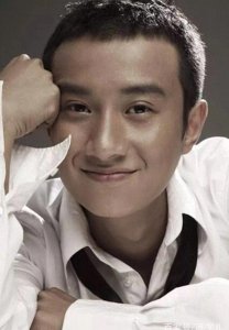 ​文章一个备受争议的演员，年轻时犯下的错误，将用一生去买单