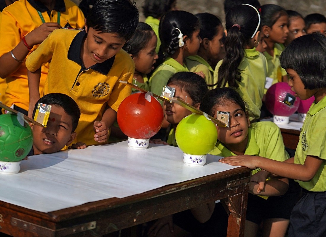 一组图看世界各地日偏食,罕见的奇景,你在的地方出现了吗?