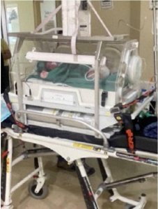 ​智利产妇超14斤巨婴引网友围观医院急忙出动10名医生护士合力接生