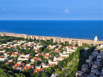 ​阿那亚从昔日烂尾楼盘，为什么能变为“网红打卡地”？