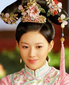 ​董鄂氏：大清第一皇贵妃的传奇爱情与悲剧命运