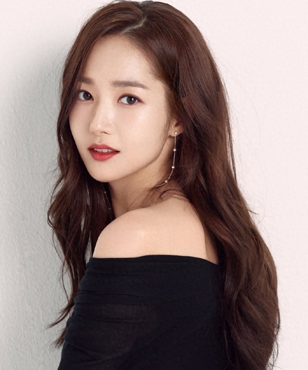 韩国美女朴敏英优雅端庄写真