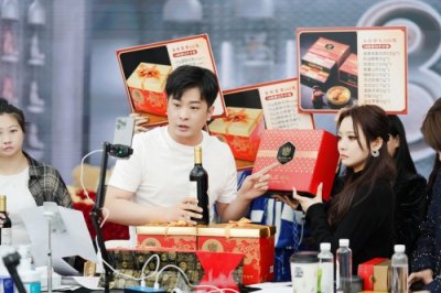 ​“出于农民、馈于百姓”辛巴这个快手简介永远没有变过