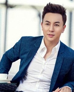 ​释小龙近照曝光，帅气有型，吴亦凡鹿晗跟他差距不是一般大