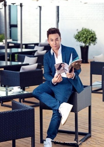 释小龙近照曝光，帅气有型，吴亦凡鹿晗跟他差距不是一般大