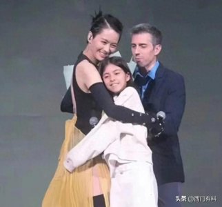 ​梁咏琪老公带女儿亮相演唱会为她庆生，离开郑伊健是正确的选择