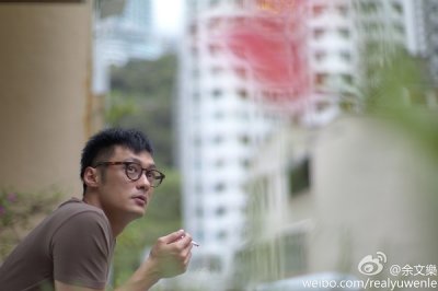 ​网曝余文乐阮小仪恋情网友：男神新女友在外貌上不般配