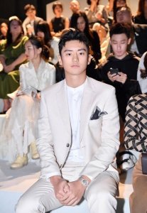 ​游泳王子宁泽涛现状！巅峰退役惹人怜，如今人气仍高，酷爱高尔夫