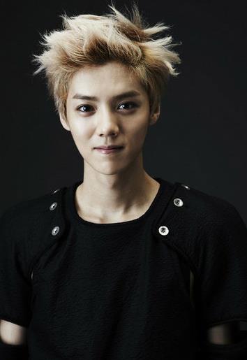 鹿晗家世真的惊人吗 鹿晗家庭背景为什么拔不出来