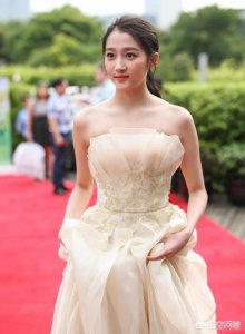 ​鞠婧祎和关晓彤哪个漂亮(鞠婧祎关晓彤身高)