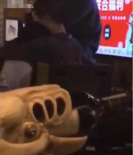 为什么李诞凉了是因为酒吧事件吗