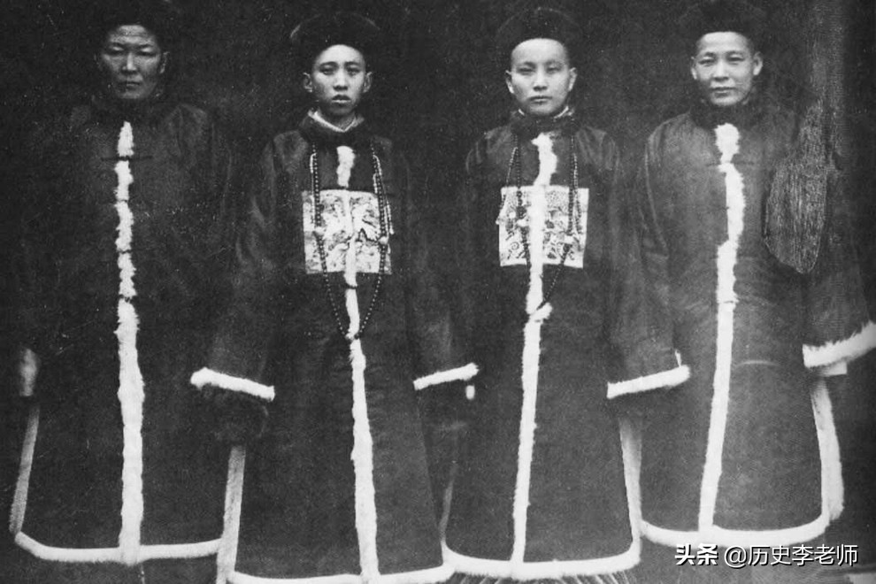 老照片：晚清太监真实形象，李莲英面露阴险，图3是杀害珍妃凶手