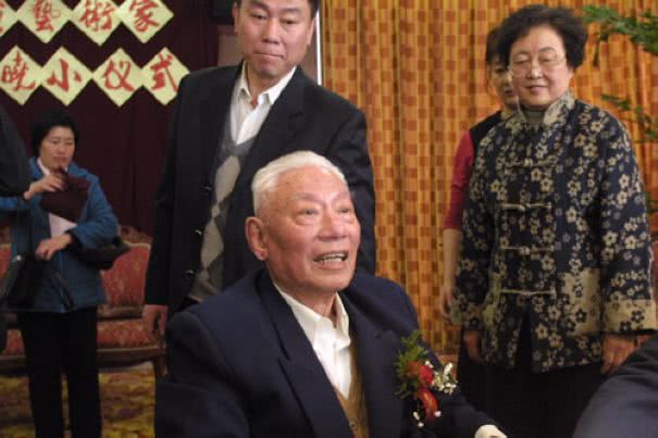 郭振清个人资料写真作品