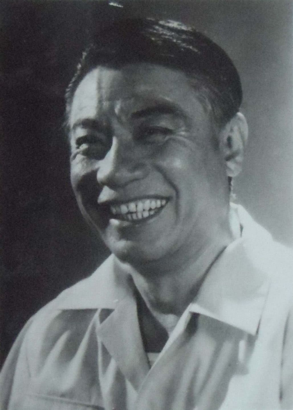 郭振清个人资料写真作品