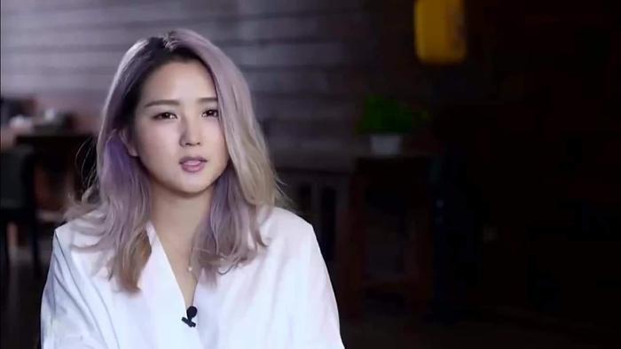 传闻何洁生下第三胎，孩子父亲是谁？