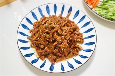 ​肉丝这样炒，软嫩多汁，酱香浓郁，做法简单又好吃